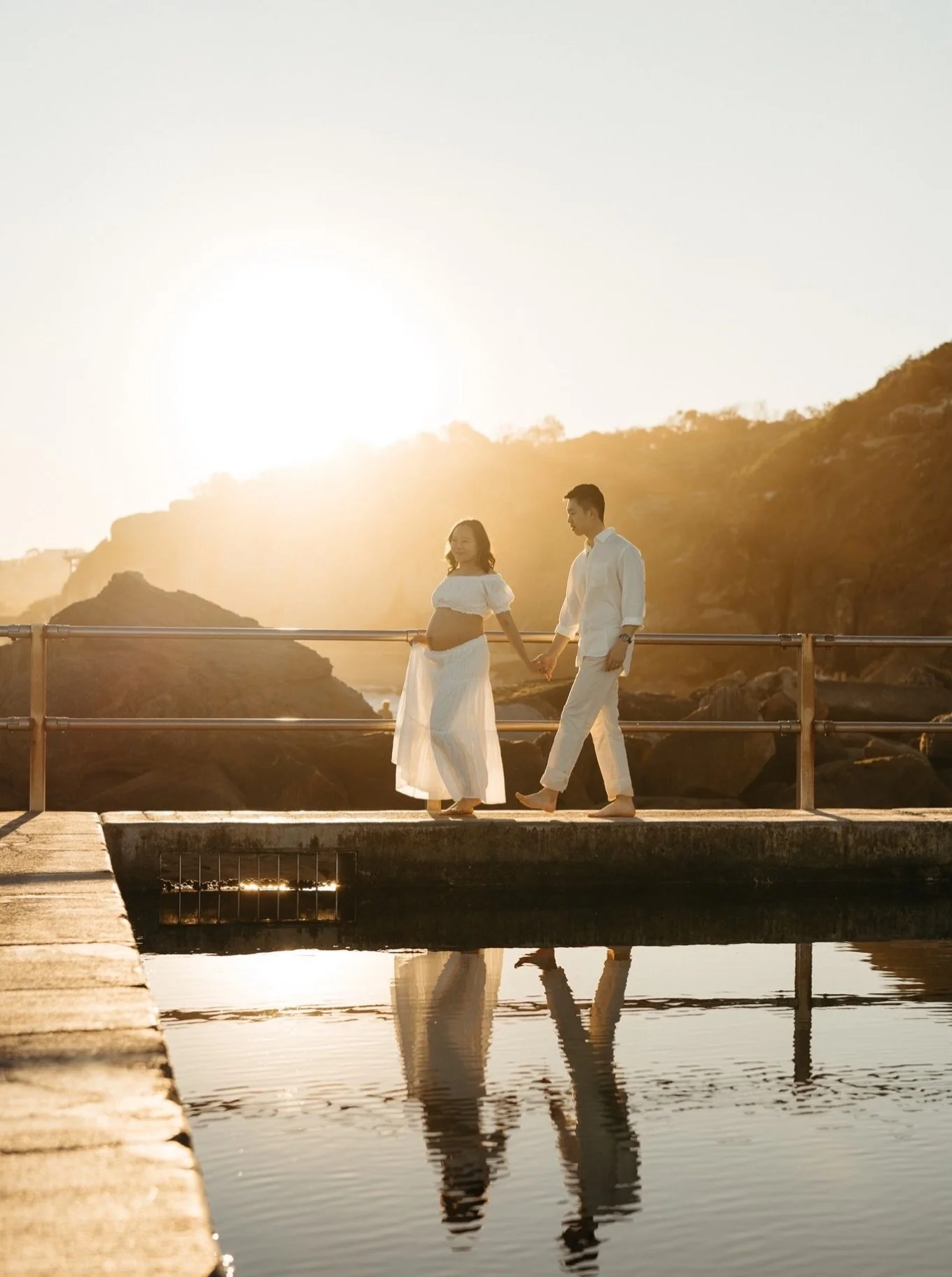 Easy, natural, relaxed maternity photos on our beautiful Northern Beaches ✨ I&rsquo;ll even bring the outfits!

DM me for info on maternity beach sessions 📸🩷