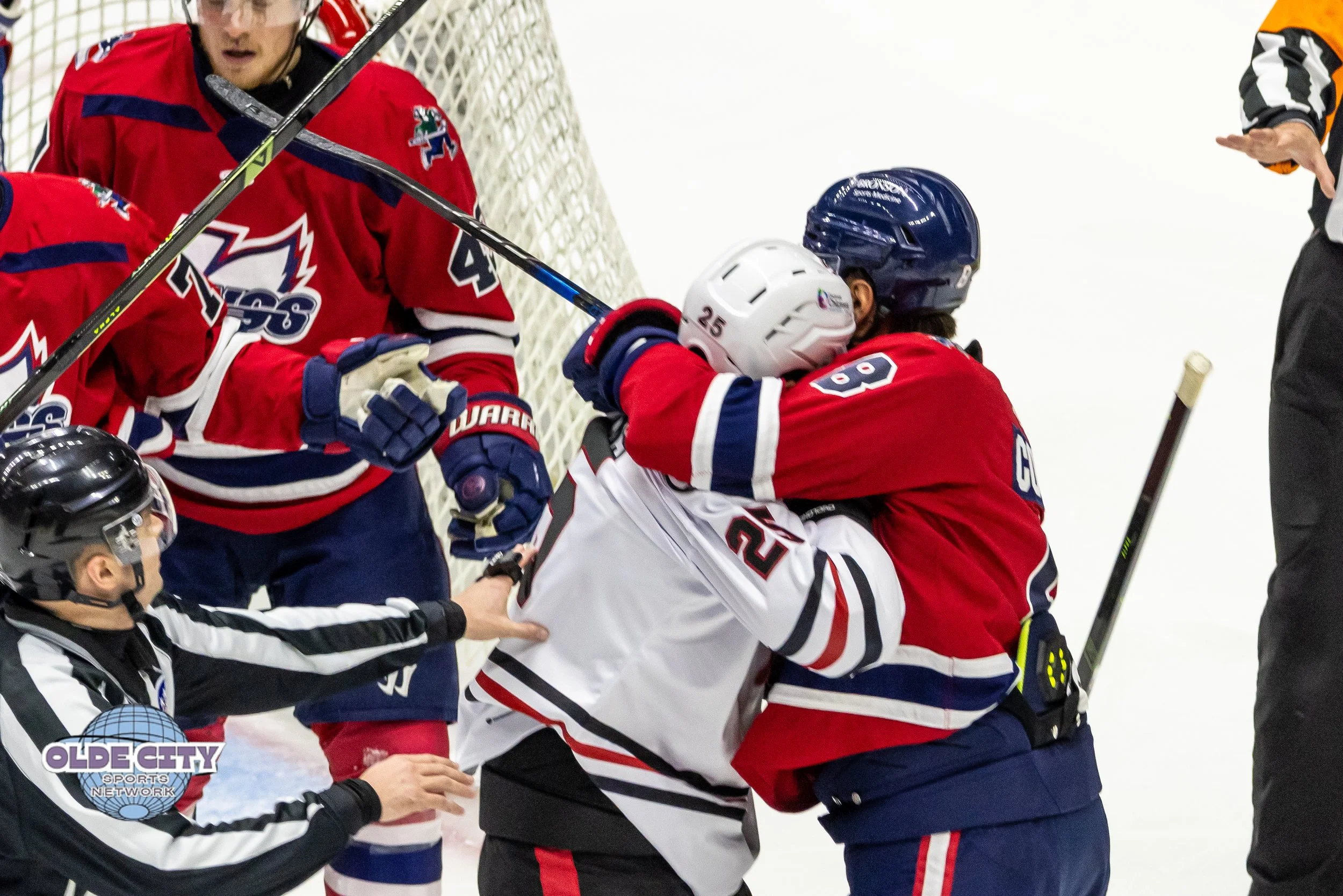 OCSN_CinCyclonesvsKalWings_12.12.25_KS-23.jpg