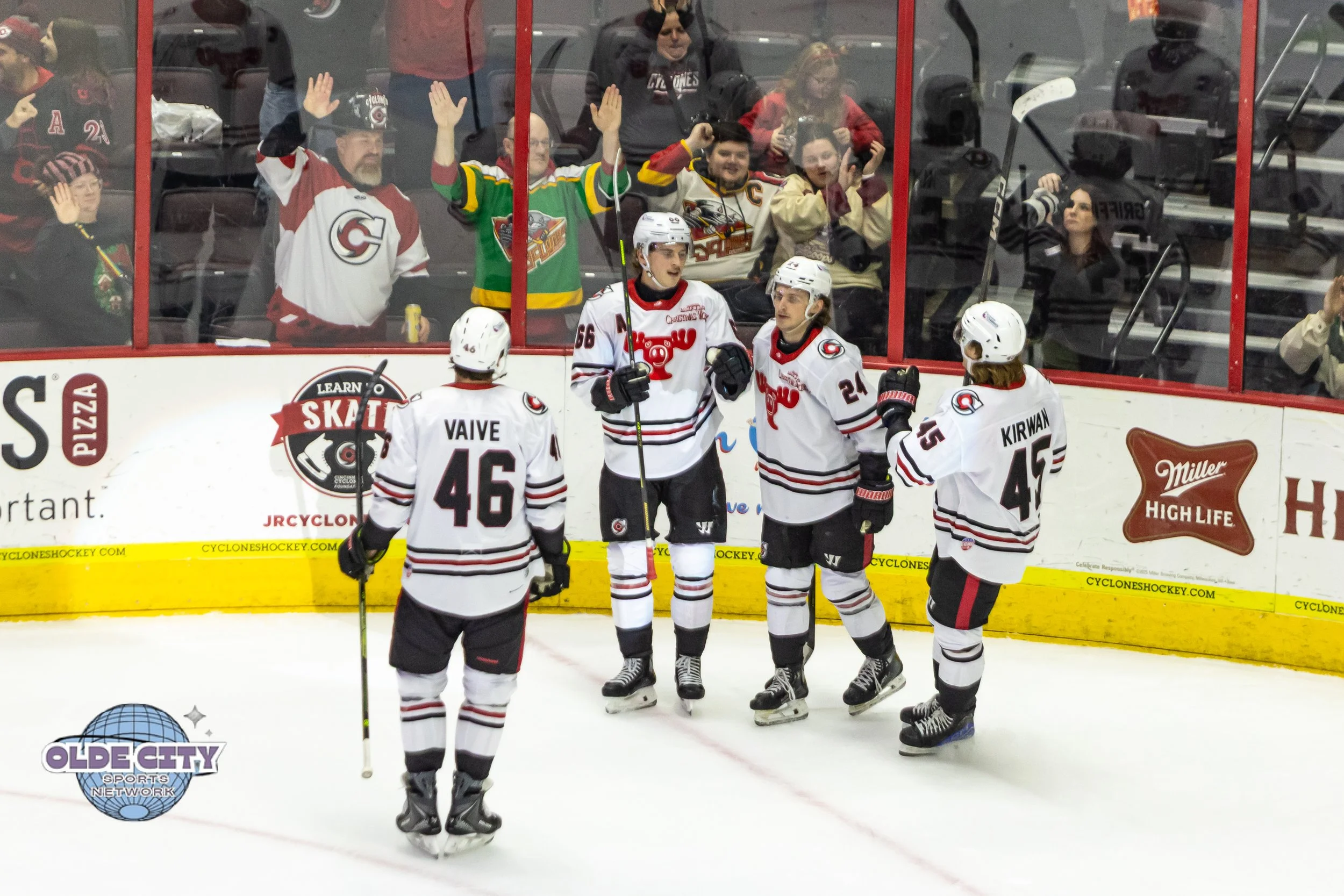 OCSN_CinCyclonesvsKalWings_12.12.25_KS-27.jpg