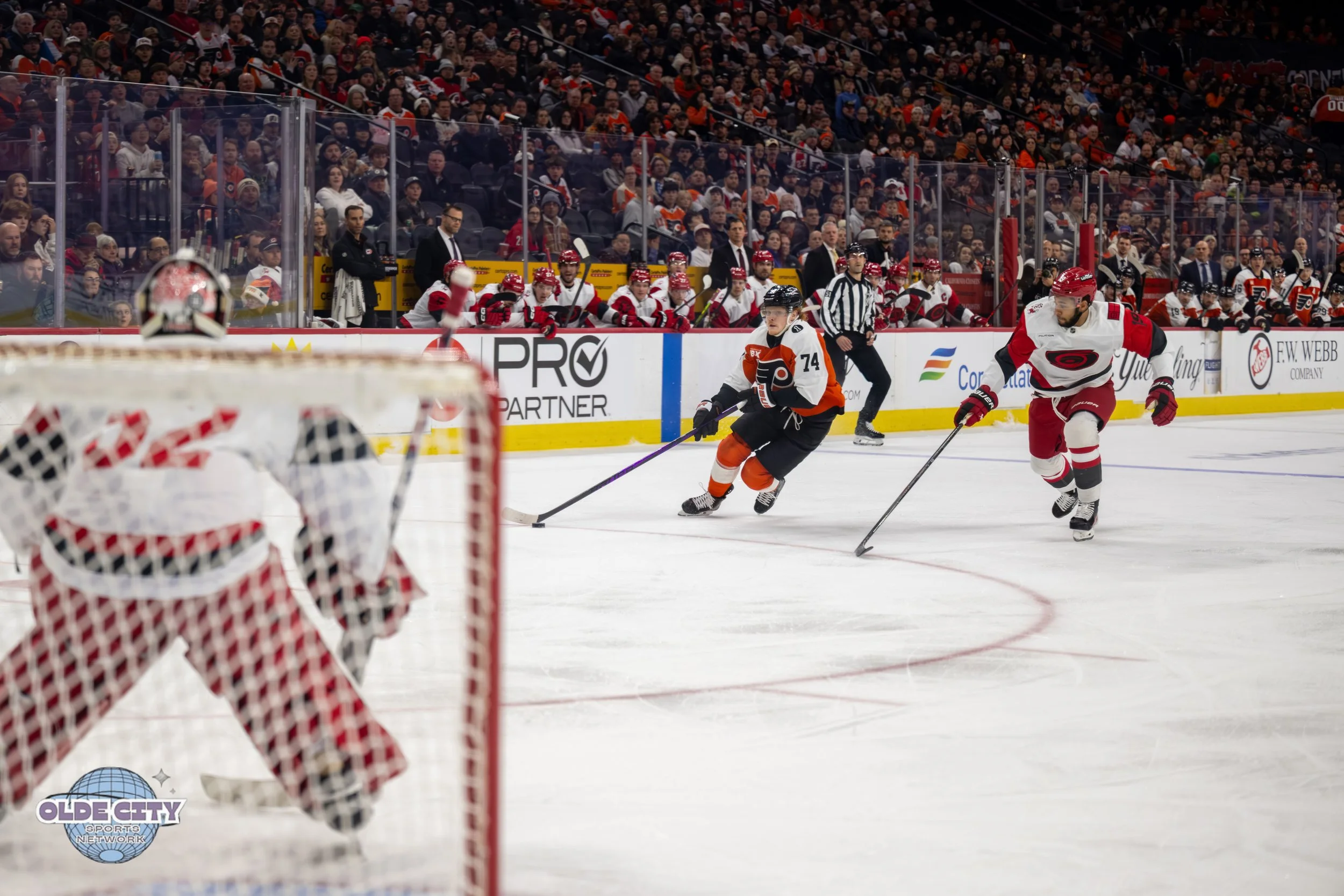NHL Philadelphia Flyers v Carolina Hurricanes 12-13-25 01188.jpg