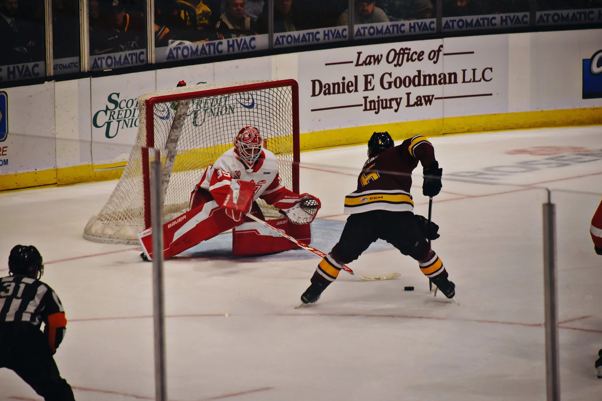 Weekend Recap: Wolves and Griffins Split Central Division Set