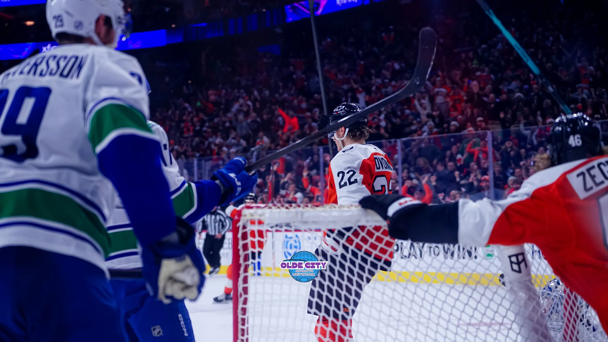 philadelphia-flyers-vs-vancouver-canucks-12-22-25_54999780652_o.jpg