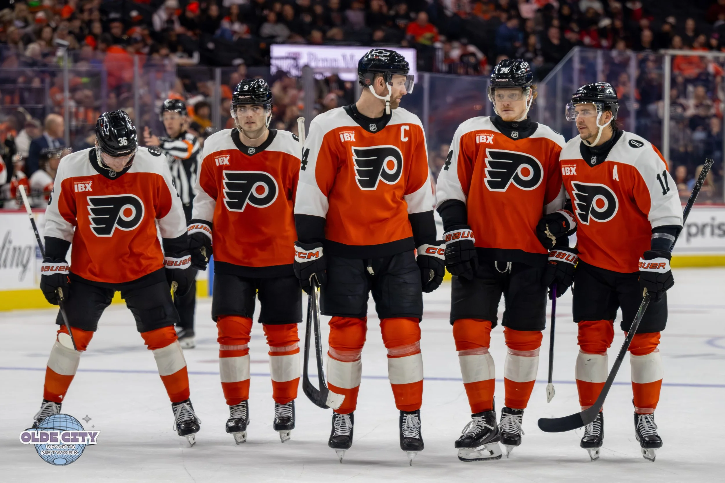 NHL Philadelphia Flyers v Carolina Hurricanes 12-13-25 04464.jpg