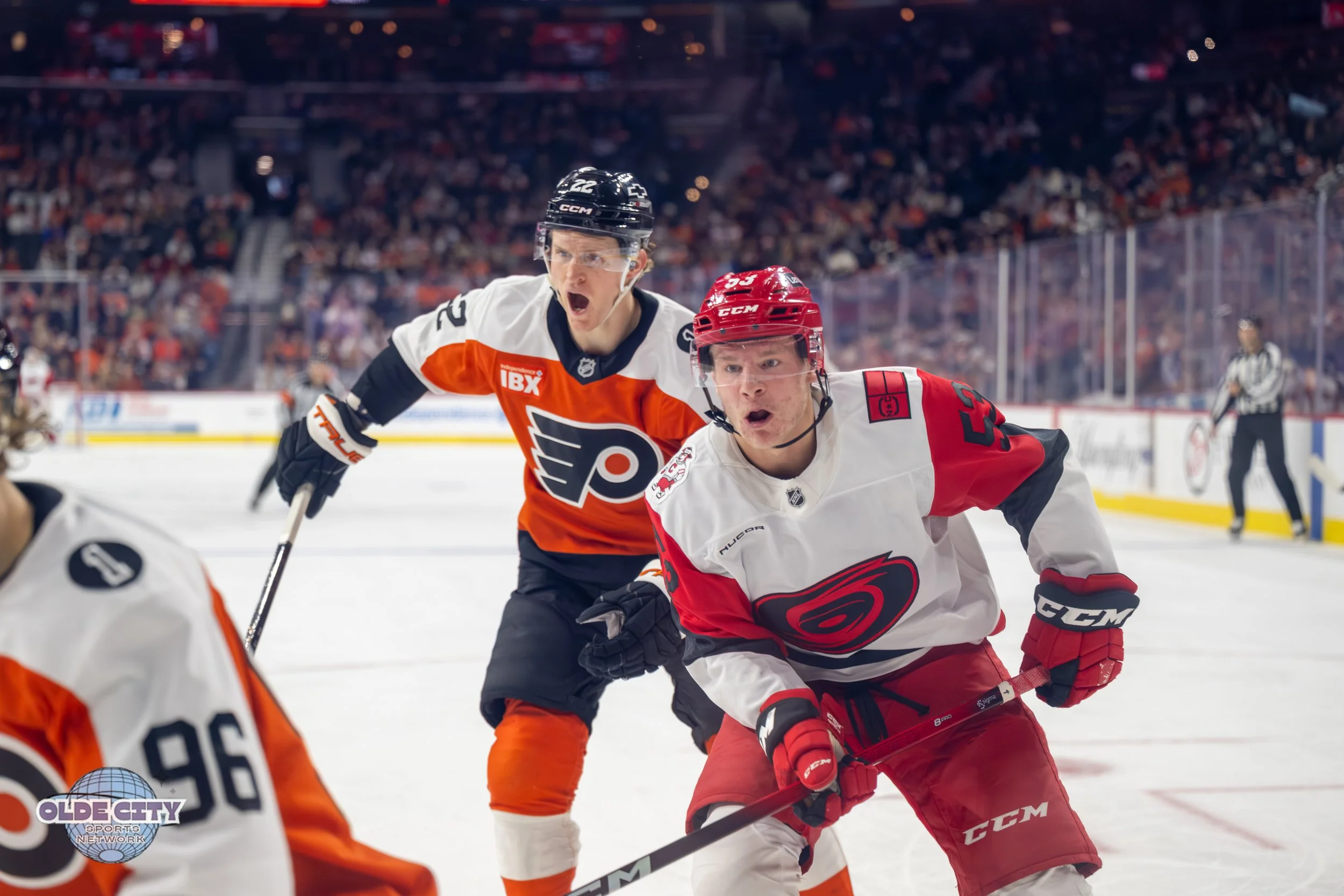 NHL Philadelphia Flyers v Carolina Hurricanes 12-13-25 04118.jpg