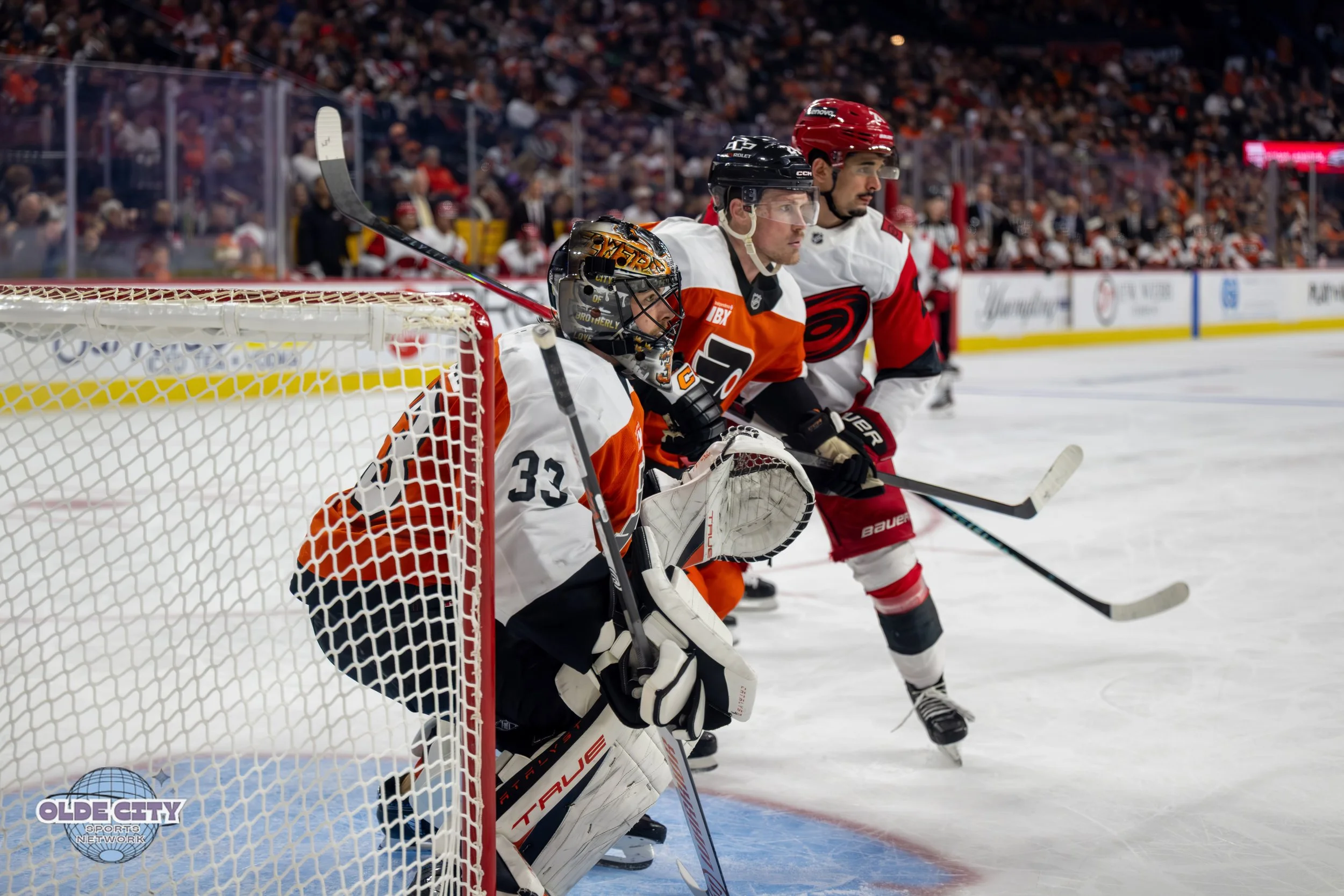 NHL Philadelphia Flyers v Carolina Hurricanes 12-13-25 03203.jpg