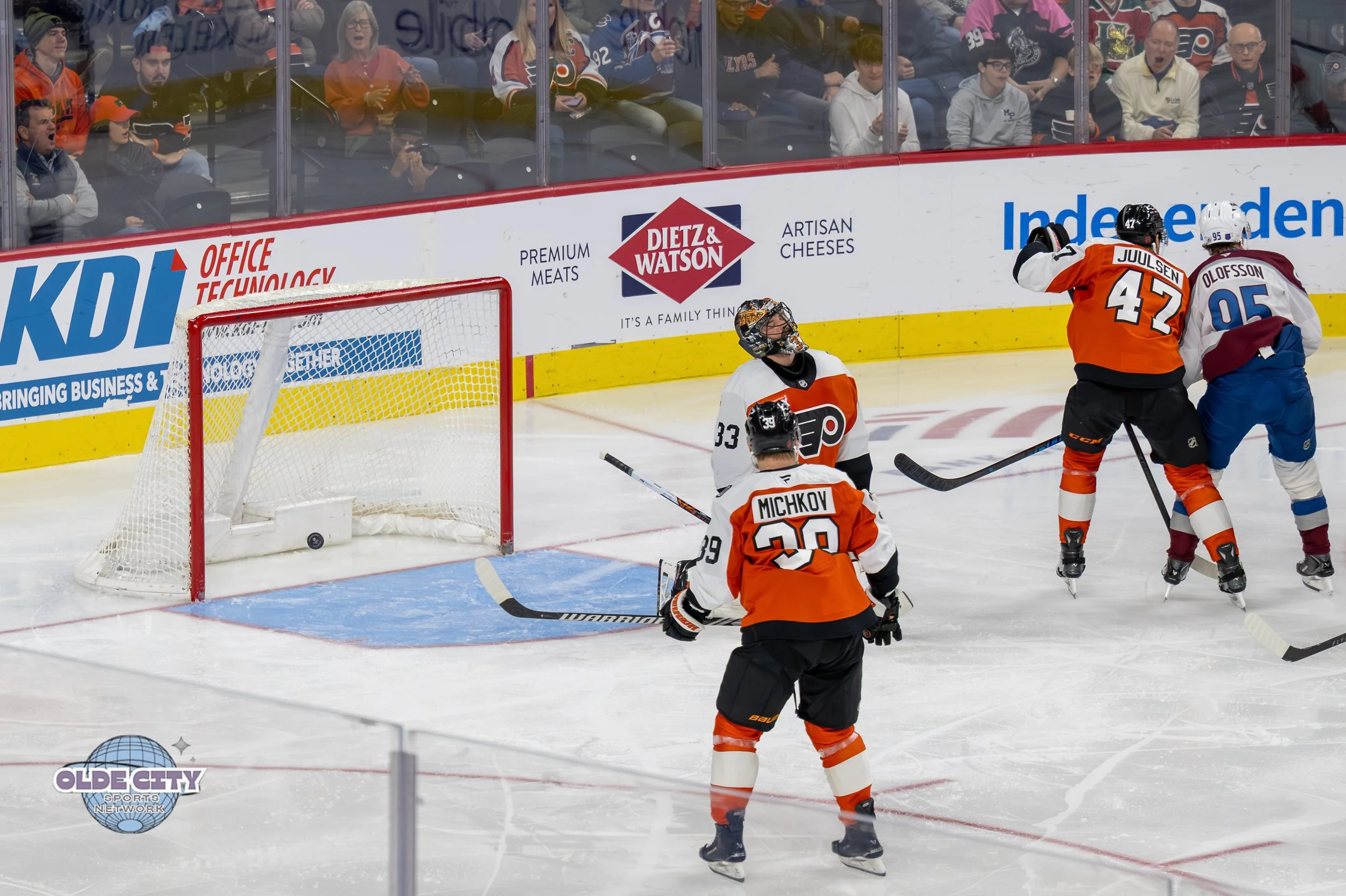 NHL Philadelphia Flyers v Colorado Avalanche 12-07-25 02777.jpg