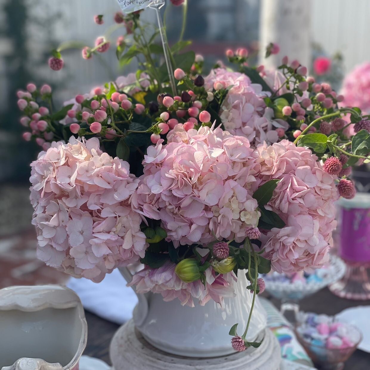 I love fresh flowers especially the pink ones 💕💕I hope your day is filled with love , kindness and lots of Joy  Happy Wednesday