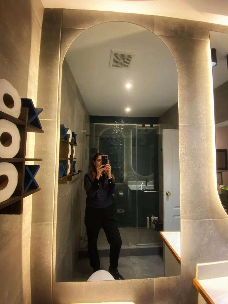 Remodelación de Interiores Completa, Baño Secundario, Residencia CAES.