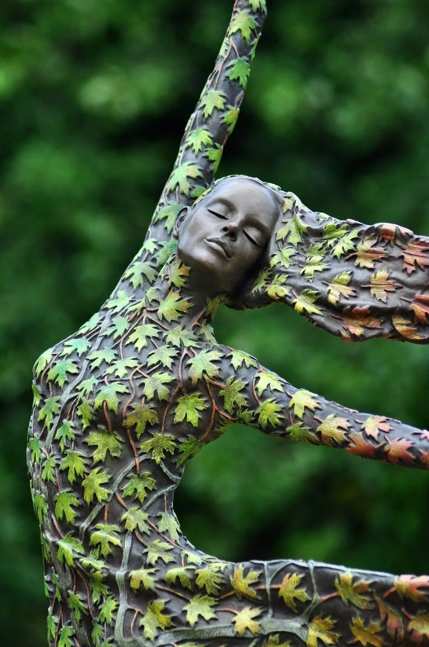 jonathan hateley_Turning close up.jpeg