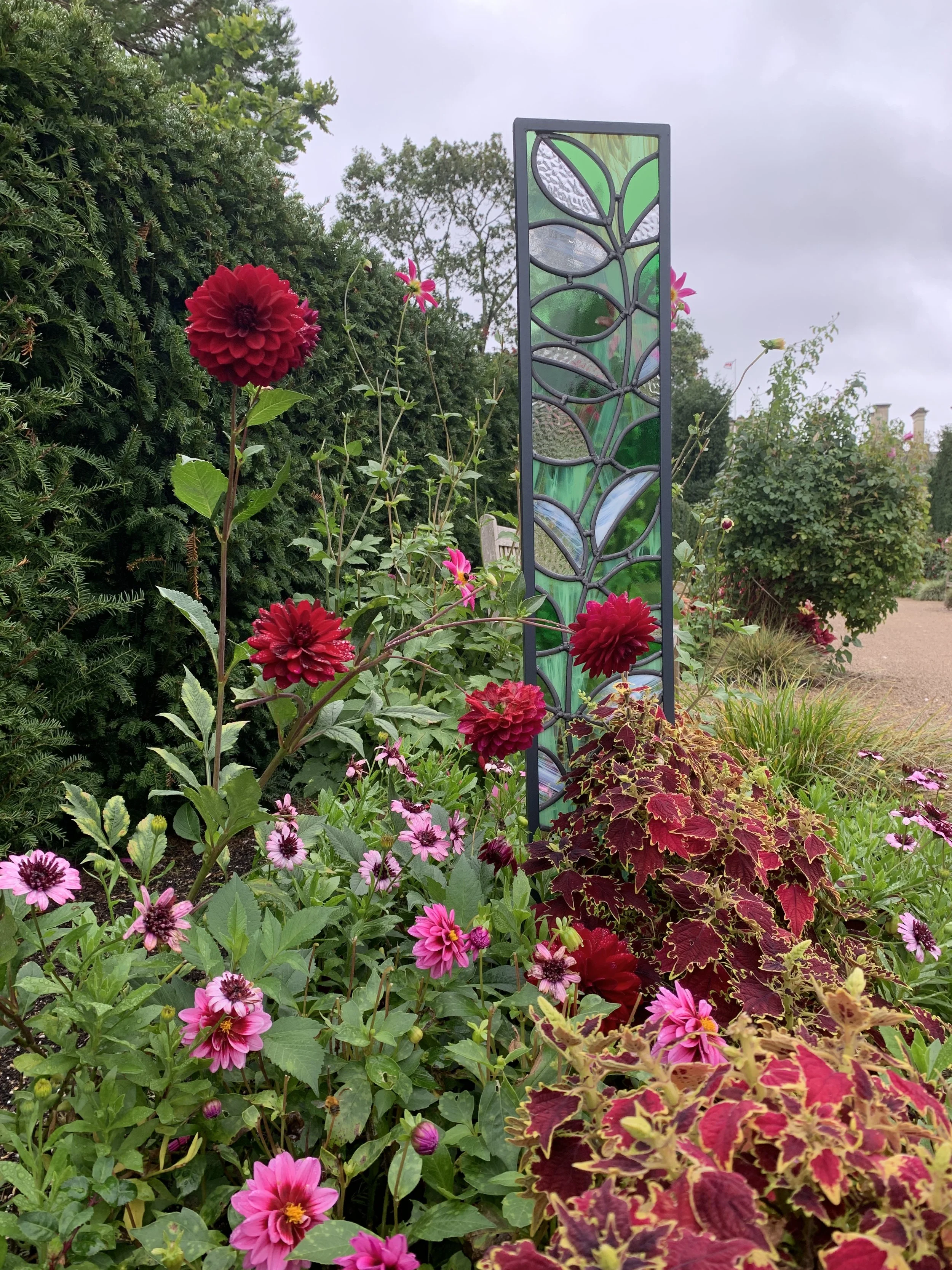 Ellie-Drake-Lee-Glass-Garden-Art-green-and-white-Leaves-Tall.jpg