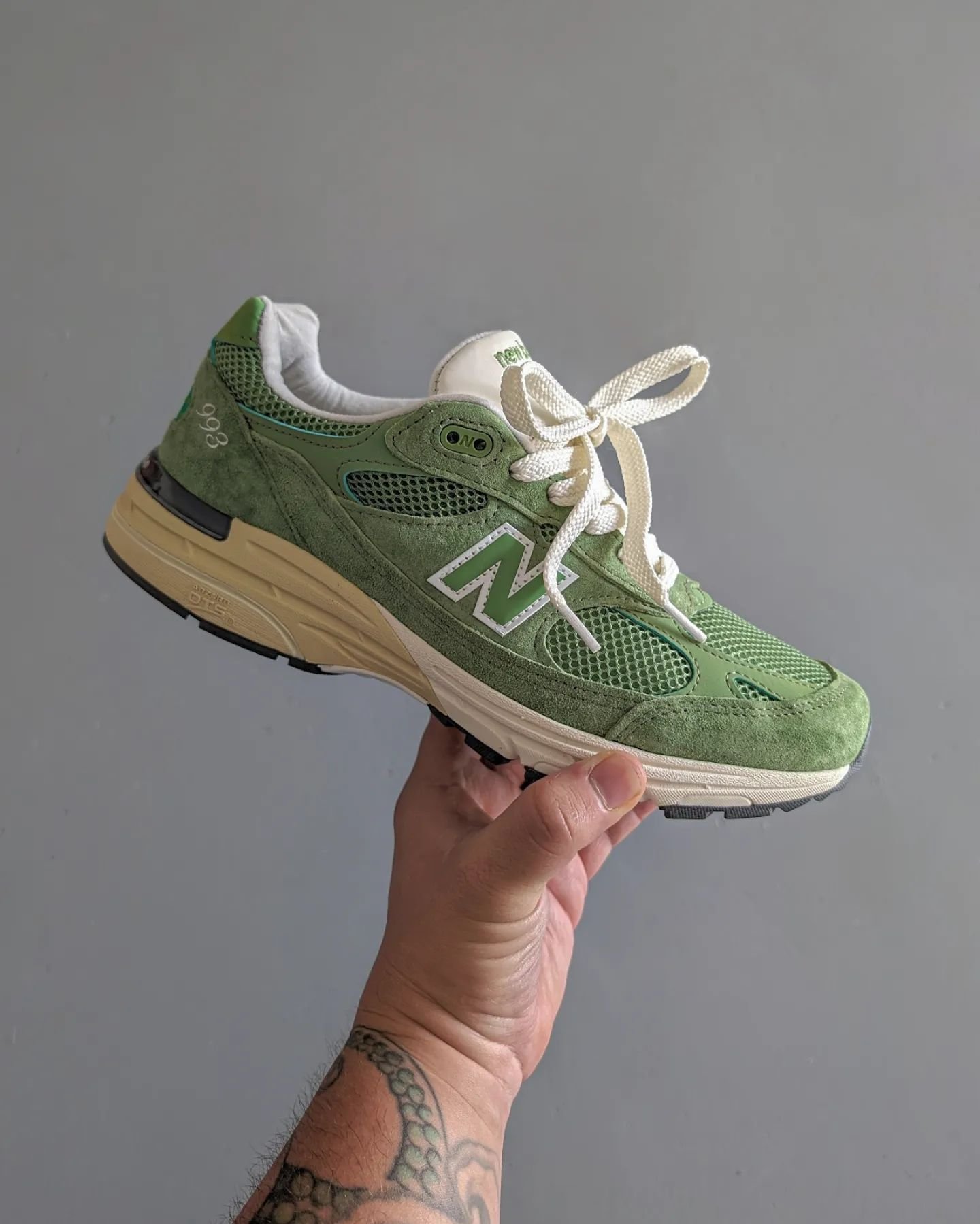 The latest review from @riblets1218 features the @newbalancelifestyle hive Green 993s. Head over to our website for the full review #epsilonmagazine