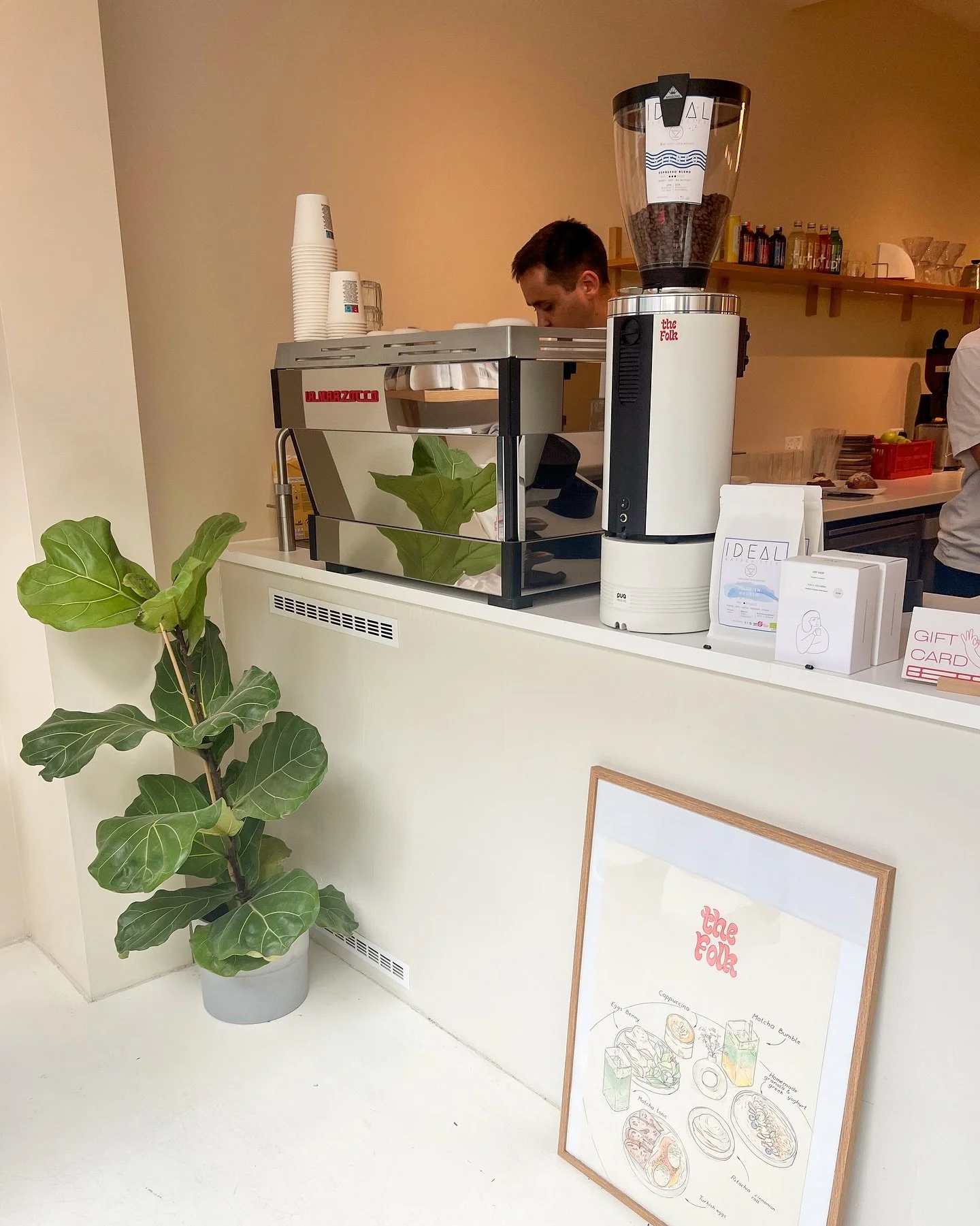 Today&rsquo;s stop: @thefolk.odense in the heart of Odense 🇩🇰
Originally from Kolding, The Folk is now spreading its speciality coffee magic and laid-back vibes to Fyn&rsquo;s capital. A cozy spot full of charm, great people, and even better brews,