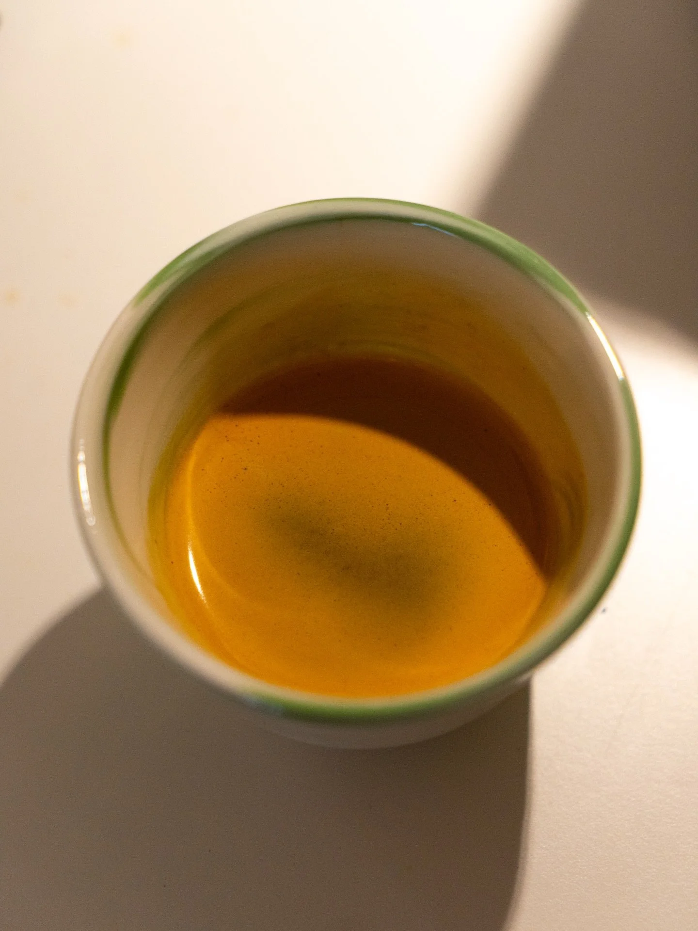 Espresso of the day: Lush Buds, a delicious heirloom natural from Guji, Ethiopia roasted by our Amsterdam based friends @dakcoffeeroasters 🇪🇹 Have you been brewing anything new at home lately? Tag us on your posts and stories and show us ☕️ 📸 @oli