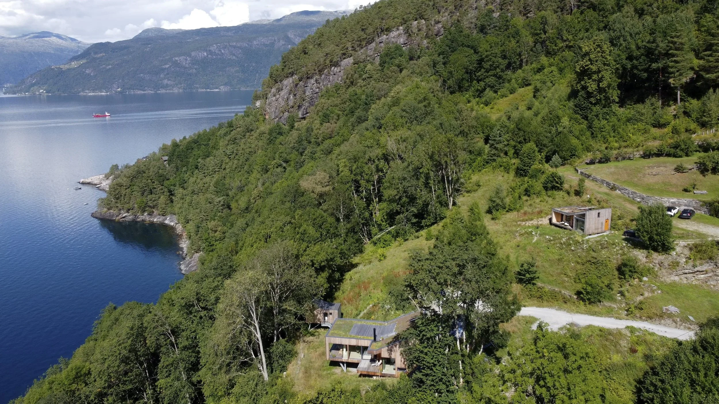 hardanger tretopphytte fjord herand.JPG
