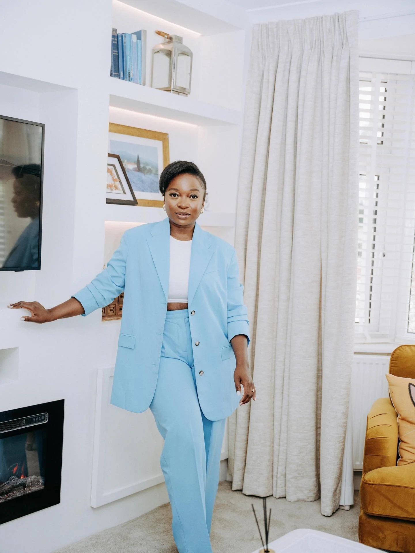 Teamwork makes the dream WORK ! a little behind the scenes on the past couple of weeks✨

✨Project handover 
✨Project shoot 
✨Styling

#khinteriors