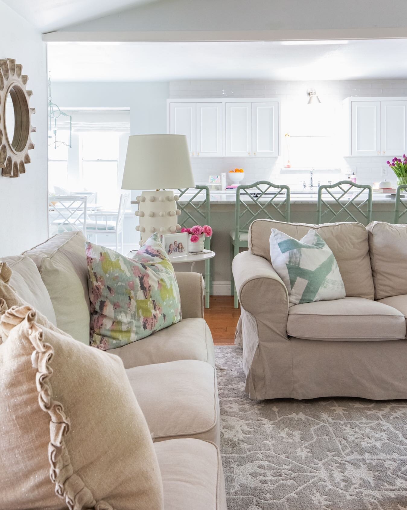 Create a home that makes you happy! Photo:// @mandymcgeathphoto #homeontheview