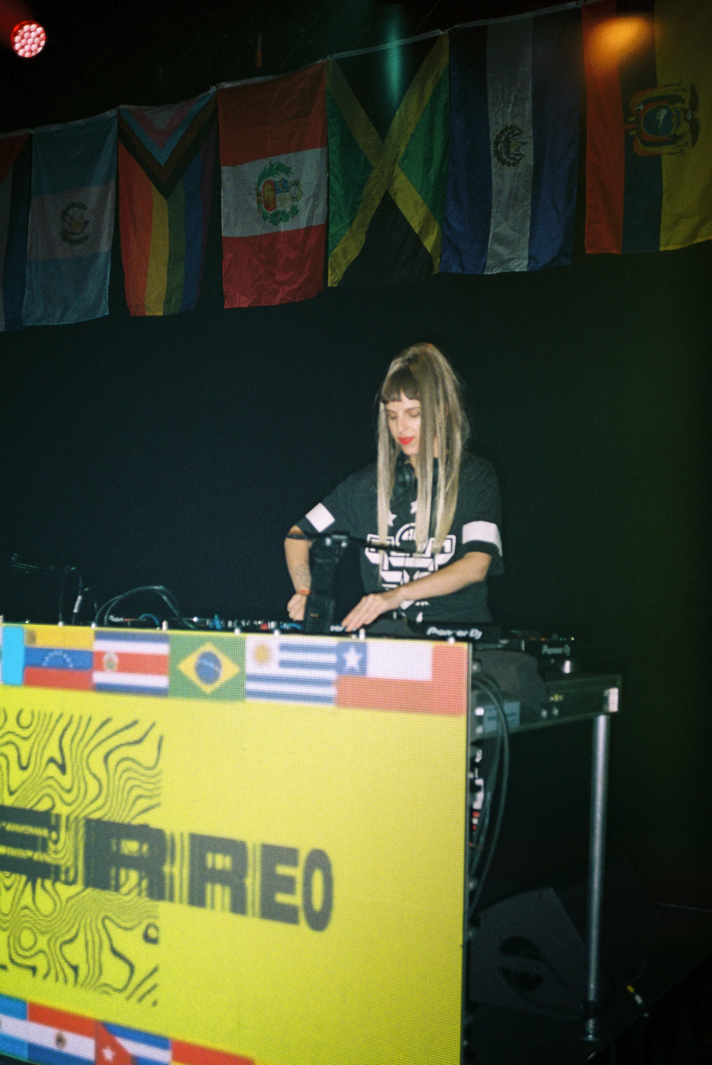 377733003544-R1-008.jpg
