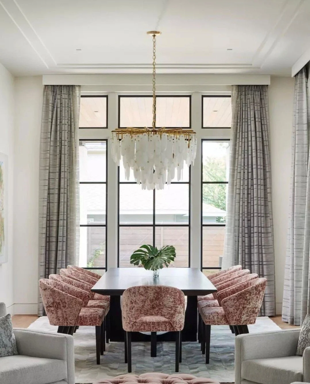 The balance between artificial and natural light isn't accidental.

Interiors: @mann__design
Architecture: @reagan_andre_architecture
Landscape: @eauxgram

#CustomHomeBuild #LuxuryHomeBuilder #DiningRoomDesign #ContemporaryInteriors #BellaireCustomHo