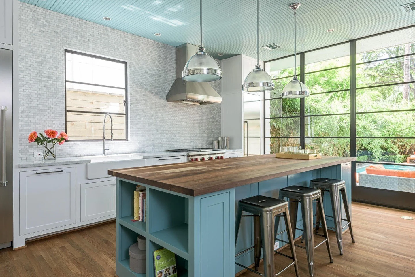 This teal island anchors everything in this 1930s bungalow addition.

Architecture: @dillonkylearchitects

#HomeBuilder #MontroseRemodel #KitchenRenovation #BungalowAddition #DreamHome #ArchitecturalDigest #GunnConstructionAndBuilding