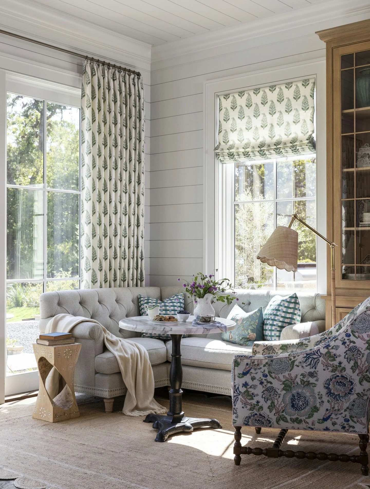 Modeled after European and New England masonry farmhouses, this new build proves you can honor tradition without sacrificing modern precision. 

Interiors: @sarahliuzzidesign
Architecture: @reagan_andre_architecture

#CustomHomeBuilder #LuxuryHomeBui