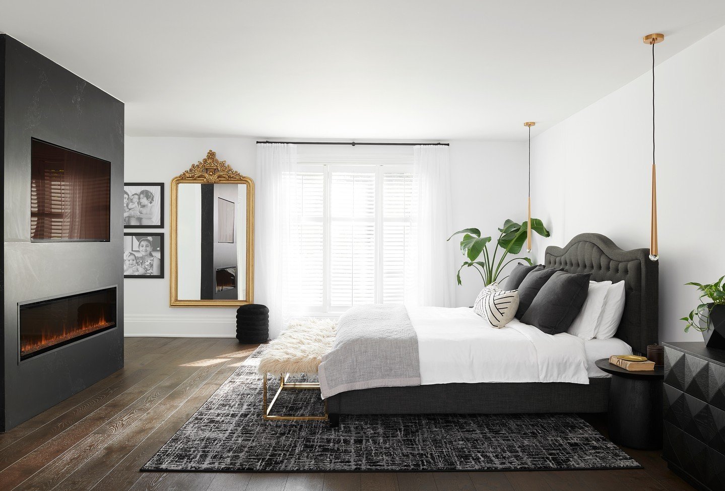 Principal bedroom heaven.
*
*
📸 @alexlukey
Styling: @margotaustin
*
*
*
*
*
#homerenovationinspiration #homeremodel #homerenovationideas  #interiordesign #interiorinspo #rennovated #homeinspiration #dreamhome #interiordesignlovers #moderninteriordes