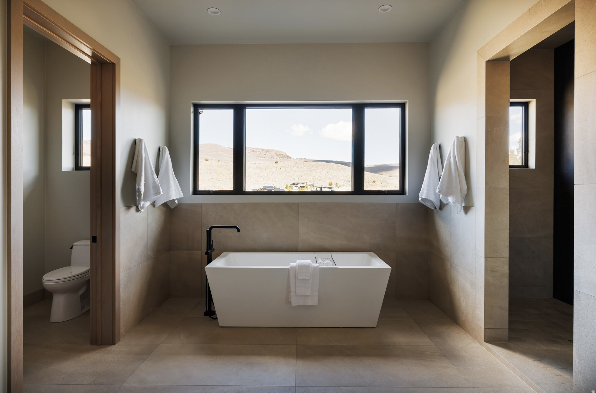 Red-Ledges-147-Tub.png