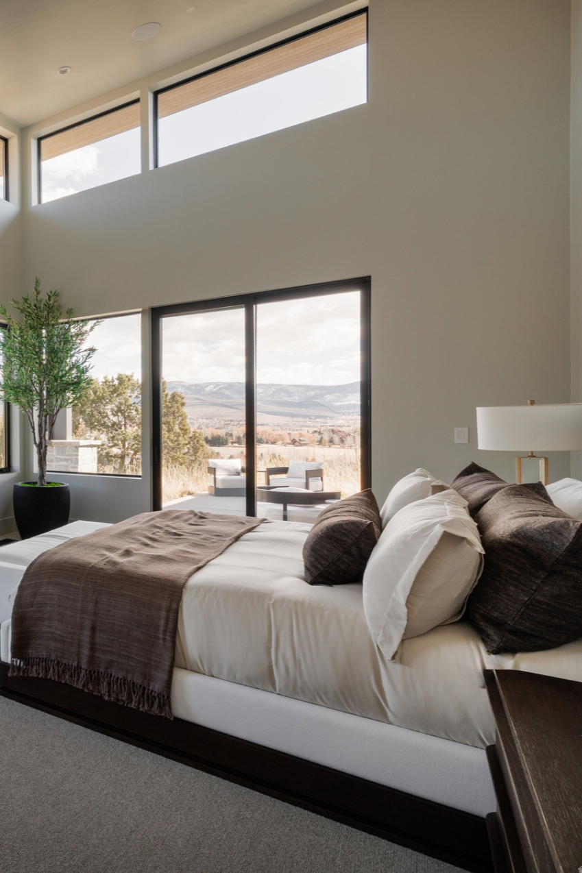 Red-Ledges-147-Bedroom-Fireplace.png