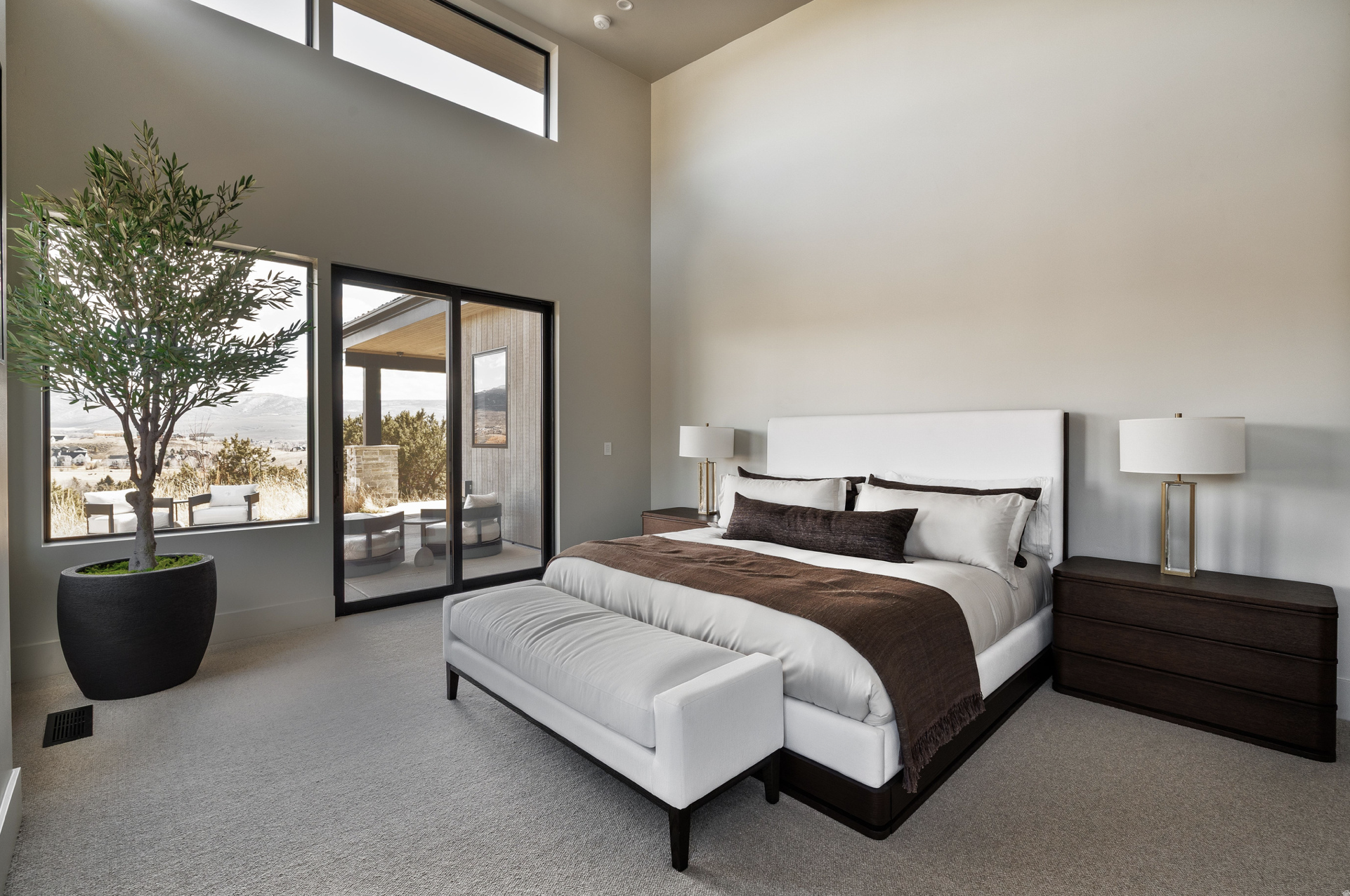 Red-Ledges-147-Bedroom2.png