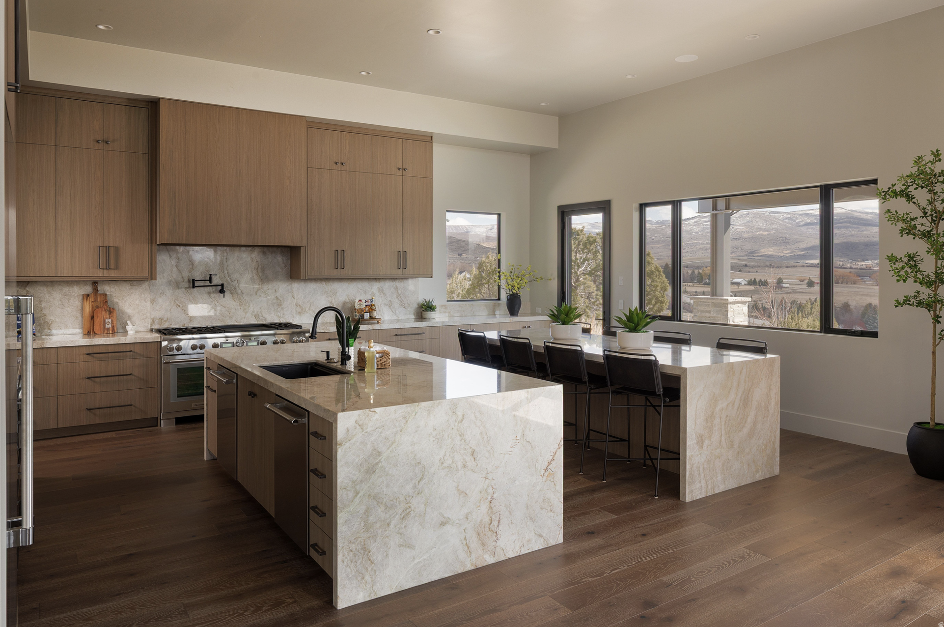 Red-Ledges-147-Kitchen.png