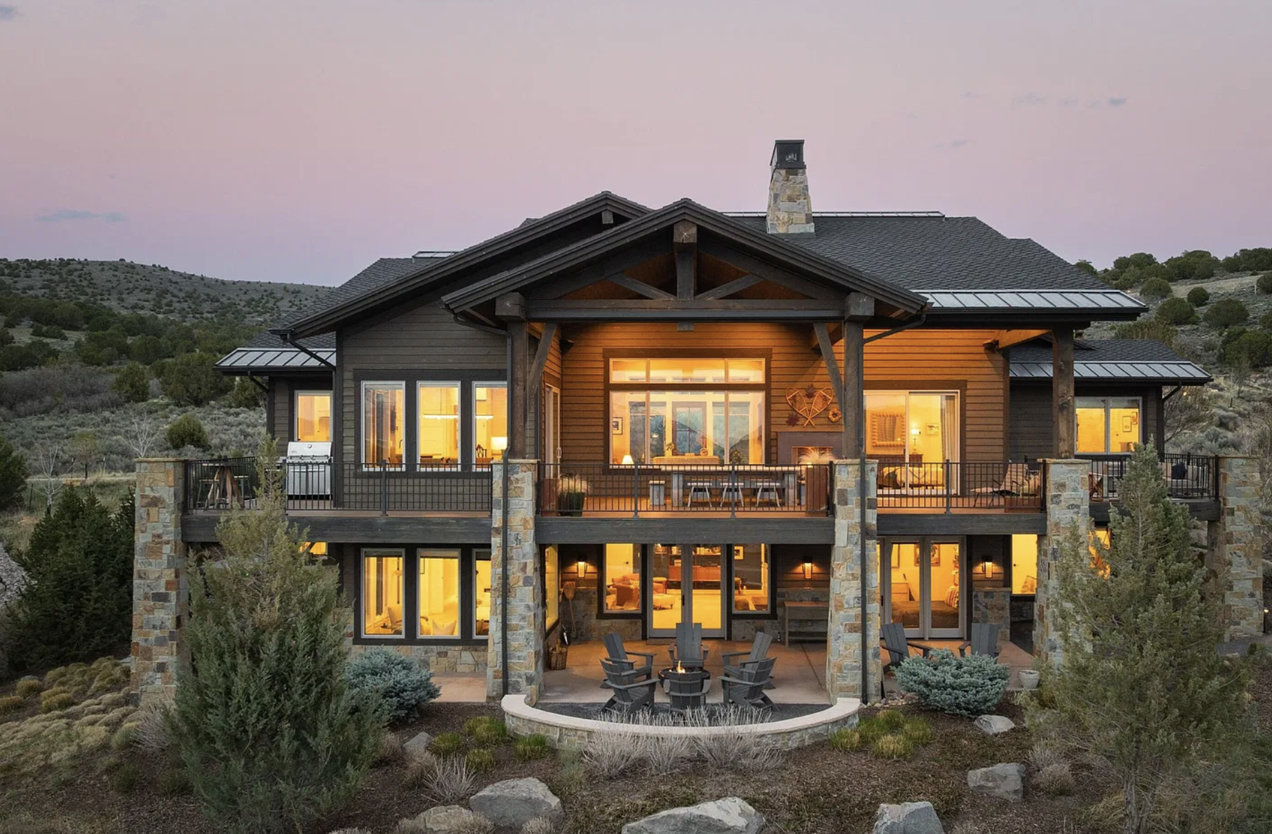 Red-Ledges-Blvd-Exterior-Back.png