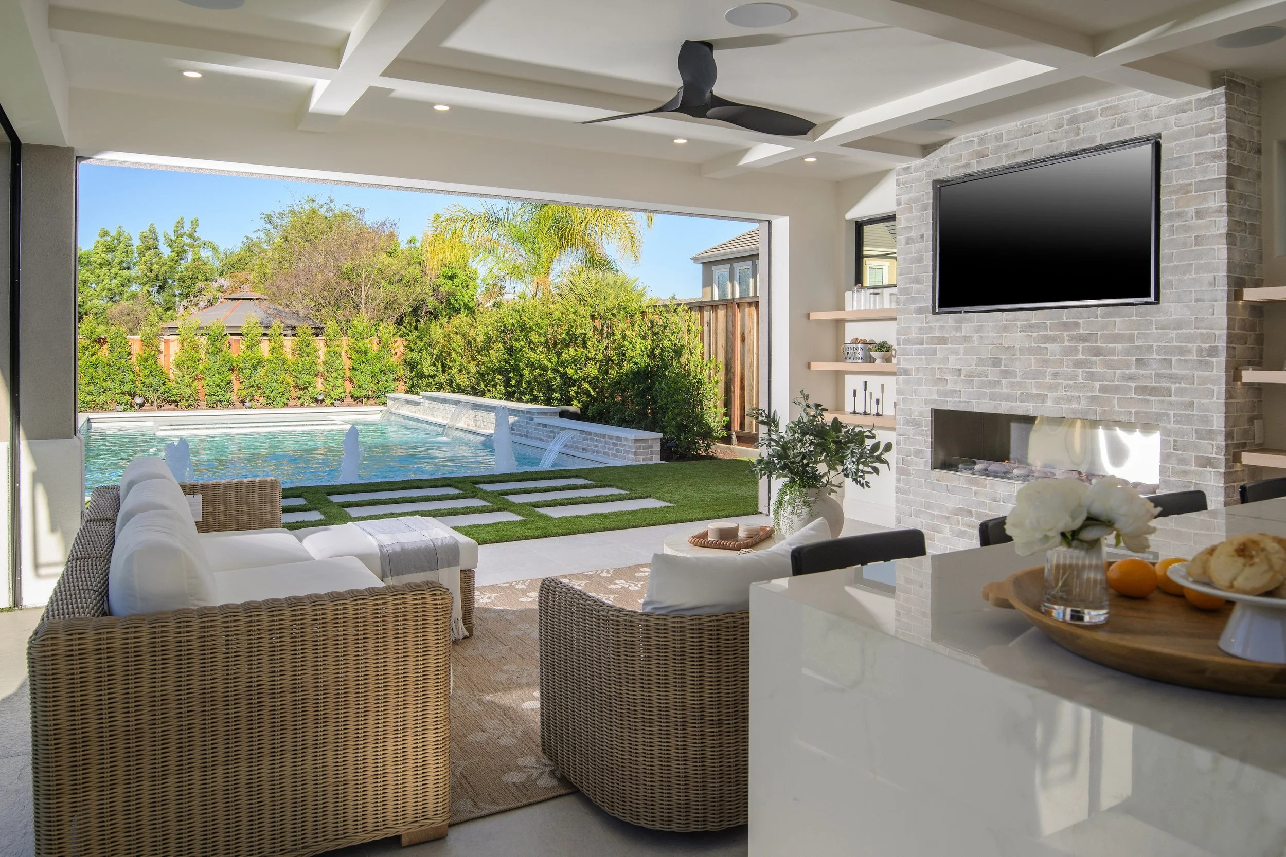 Morgan-Hill-Modern-Pool-House-Great-Room.jpeg