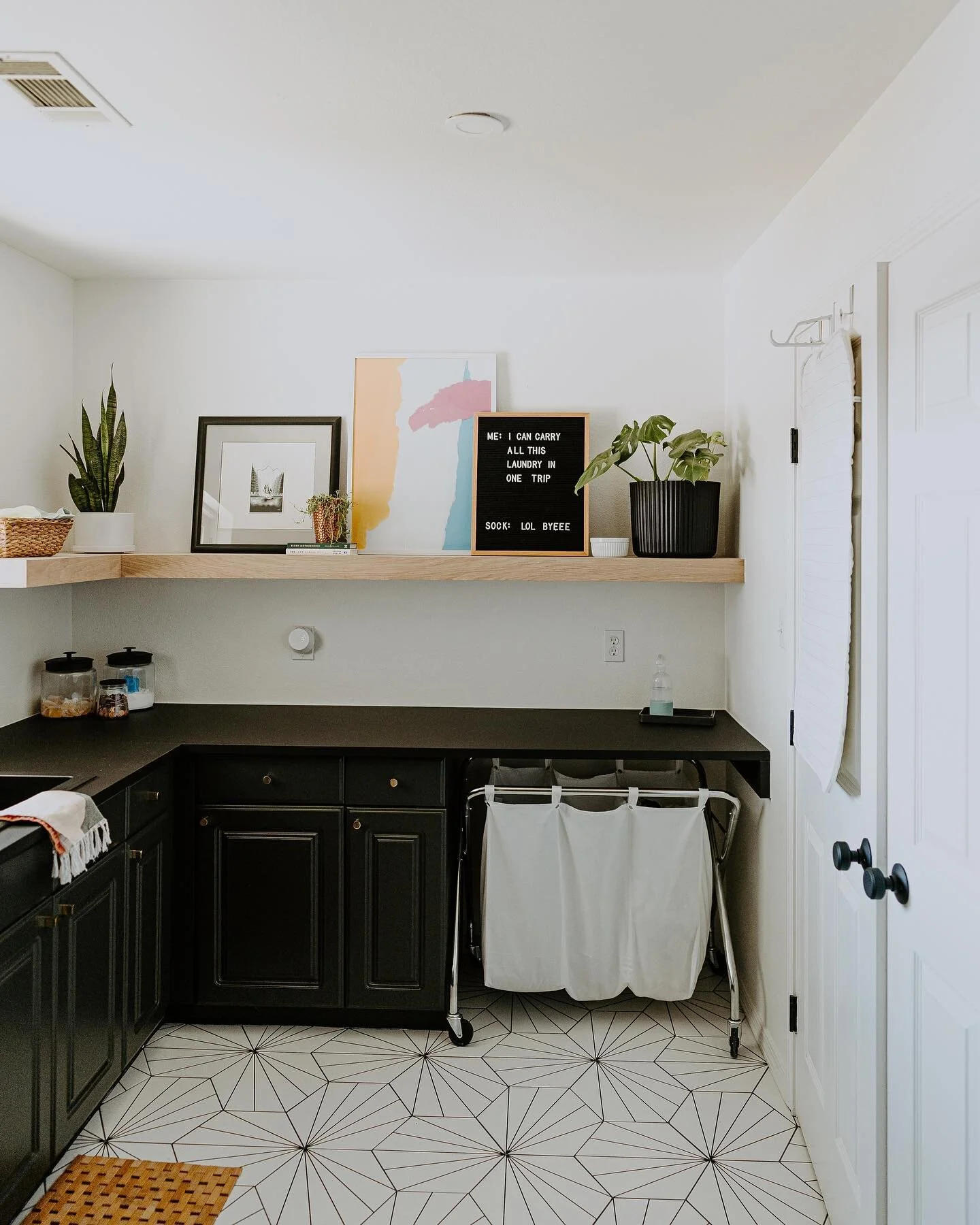 Who wouldn't like to do laundry in here? 

#customhomes #remodeling #repair #cabinets #homedesign #dallashomebuilder #dallascustomhomes #laundryroom #laundryroommakeover #dallashomestager #dallasremodelers #homedesign #foryou #remodelingideas #remode