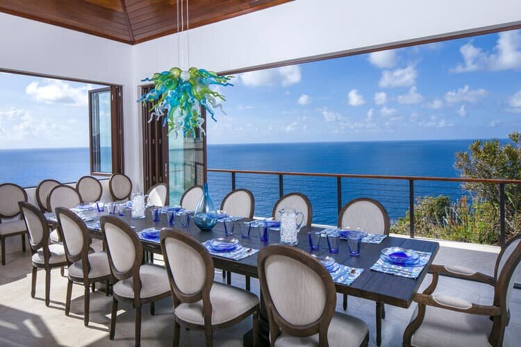 beautiful villa  dinning room.jpg