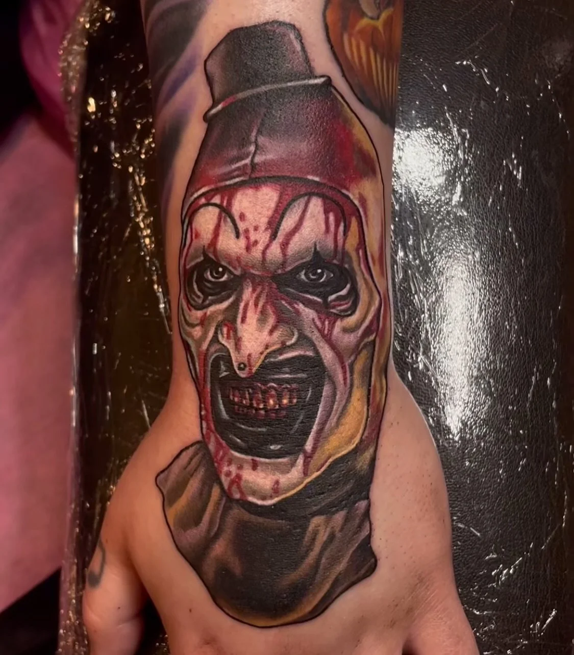 Happy Halloween y&rsquo;all 👻

Last evening I was inspired to watch @terrifiermovieofficial because both @alexandrafische AND @tattoosmadebysomeone tattooed Art the Clown on one of their clients hands earlier this week. What&rsquo;re the chances?🤡
