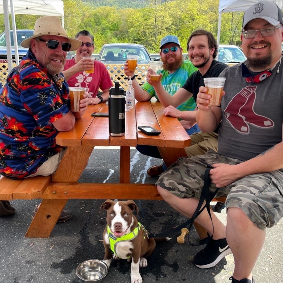 We are SO happy to be seeing your smiling faces in person 😄 It warms our hearts! 🍻

Come on down and see us tomorrow - @thaichilifoodtruck will be with us out on the patio!