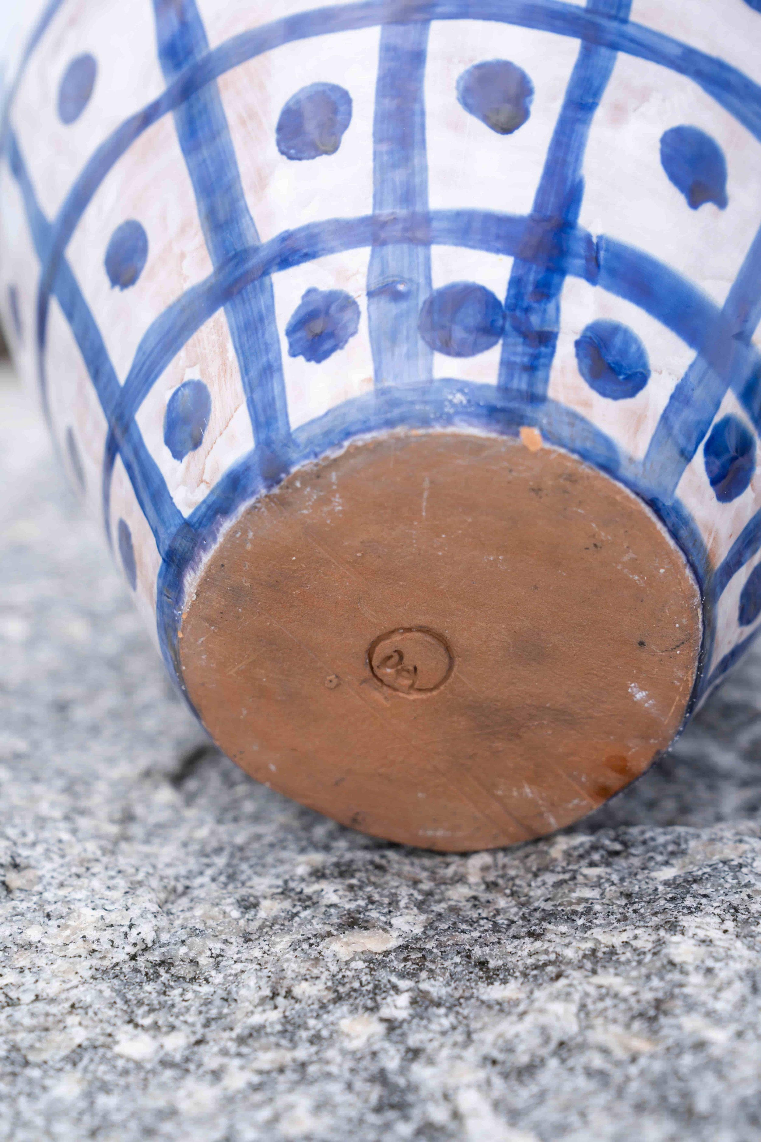 Signature on Blue and white grid pot.jpeg