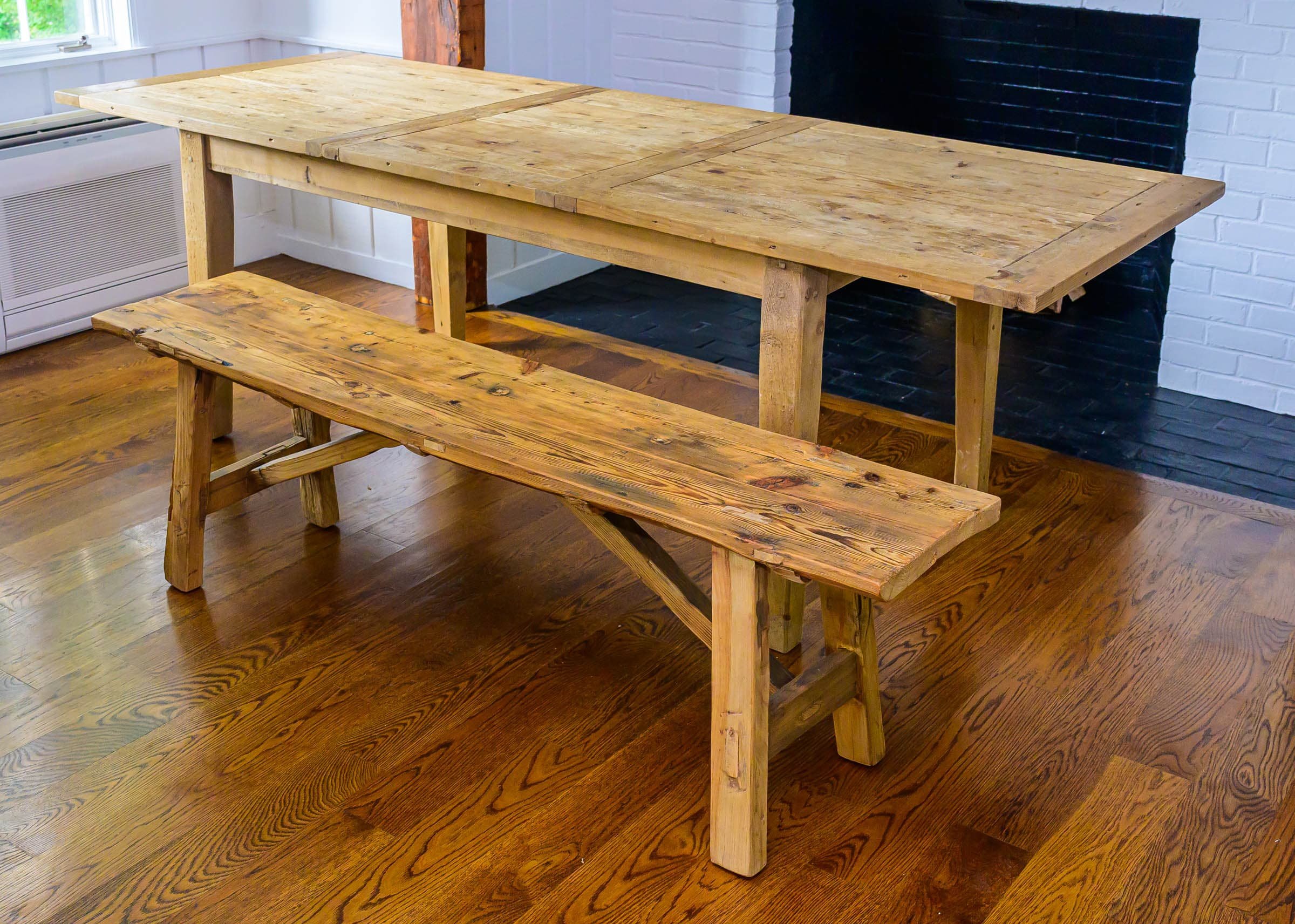 Pine bench with Pine tabler.jpg