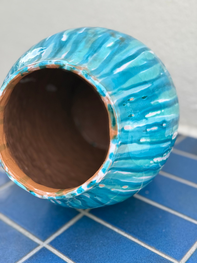 INSIDE VIEW OF Handmade ceramic by Onofrio Acone,.png