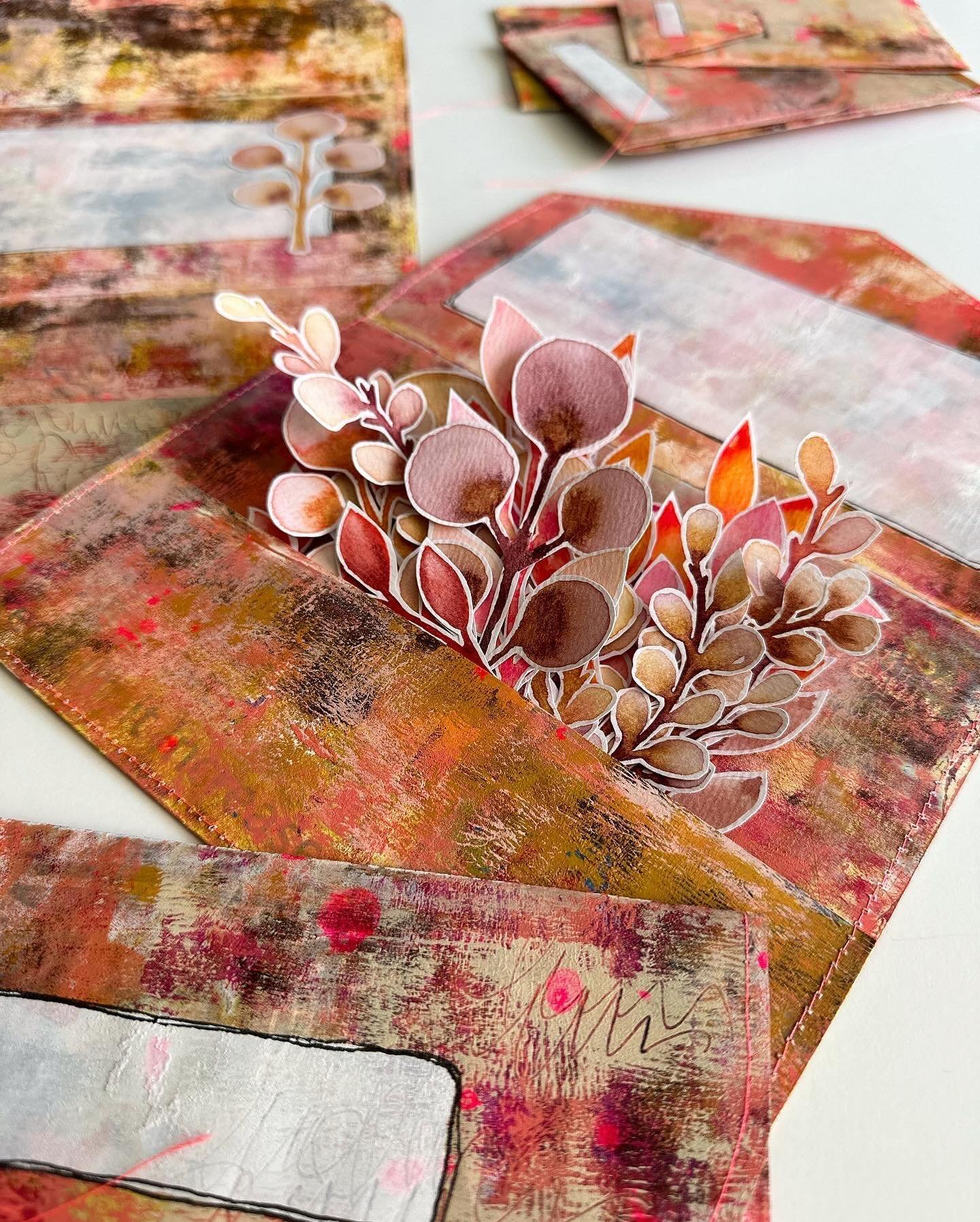 Throwback to November Fodder School 3 lessons with Tiffany Sharpe @tiffanysimplysharpe. I&rsquo;m still obsessed with this color palette that has been developing for me ever since September of FS2 with @juliehamiltoncreative. 

Everything about Tiffa