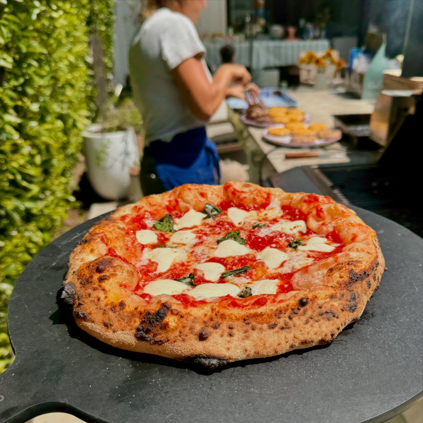 Pizza party 🕺 I love making classic margheritas. 30 hour RT ferment on these guys. Thanks to @saratane for having me 🥹