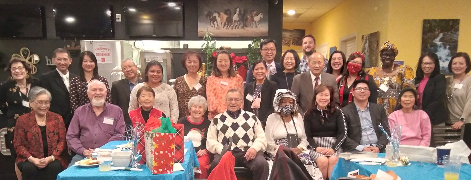 Holiday-Friends-Gathering-Group2_120221(AM).jpg