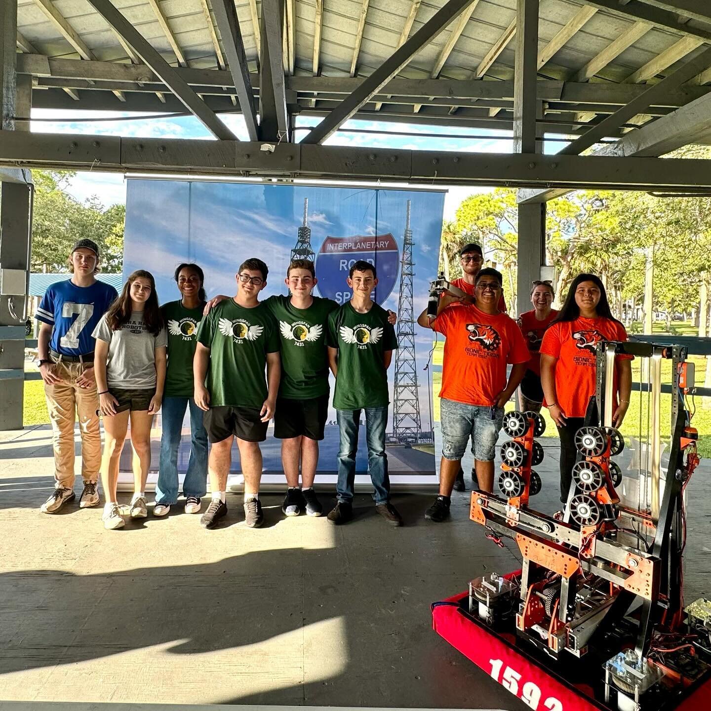 This past weekend we were invited to the Space Coast Games to assist @BlueOrigin in hosting this year and to demonstrate the robot! It was a blast to watch the 13 different companies from the space coast gather and compete against each other in a var