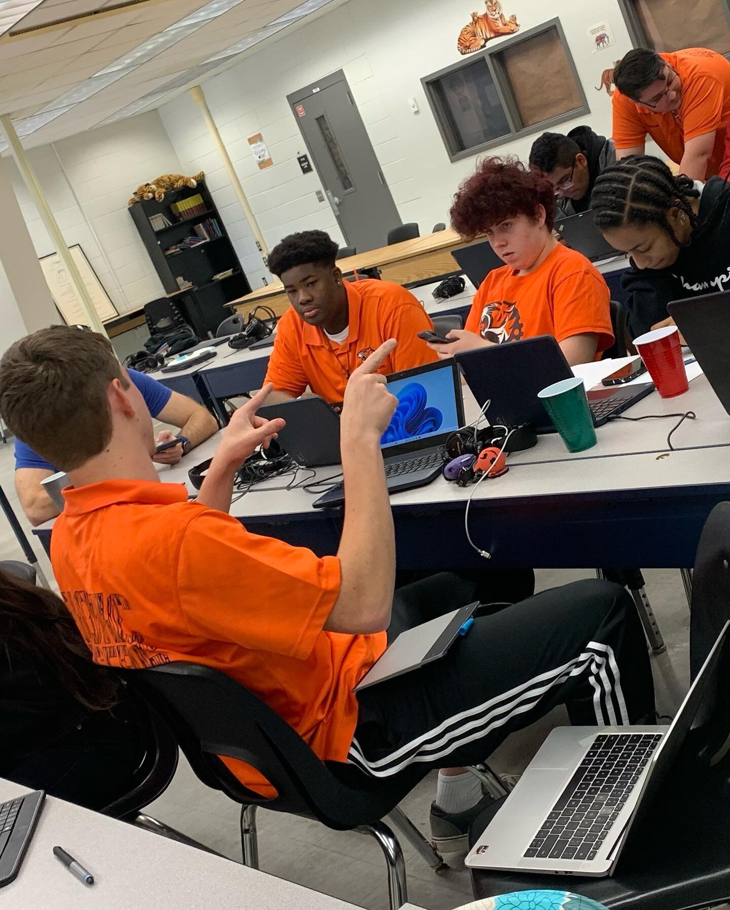 Team 1592 is getting ⚡️⚡️Charged Up ⚡️⚡️by sharing our #RoadToRegionals, where we highlight some of the fantastic work we&rsquo;ve been doing in the lab to prepare for The Orlando and Bayou Regionals. 

Today The Bionic Tigers were eager at work, goi