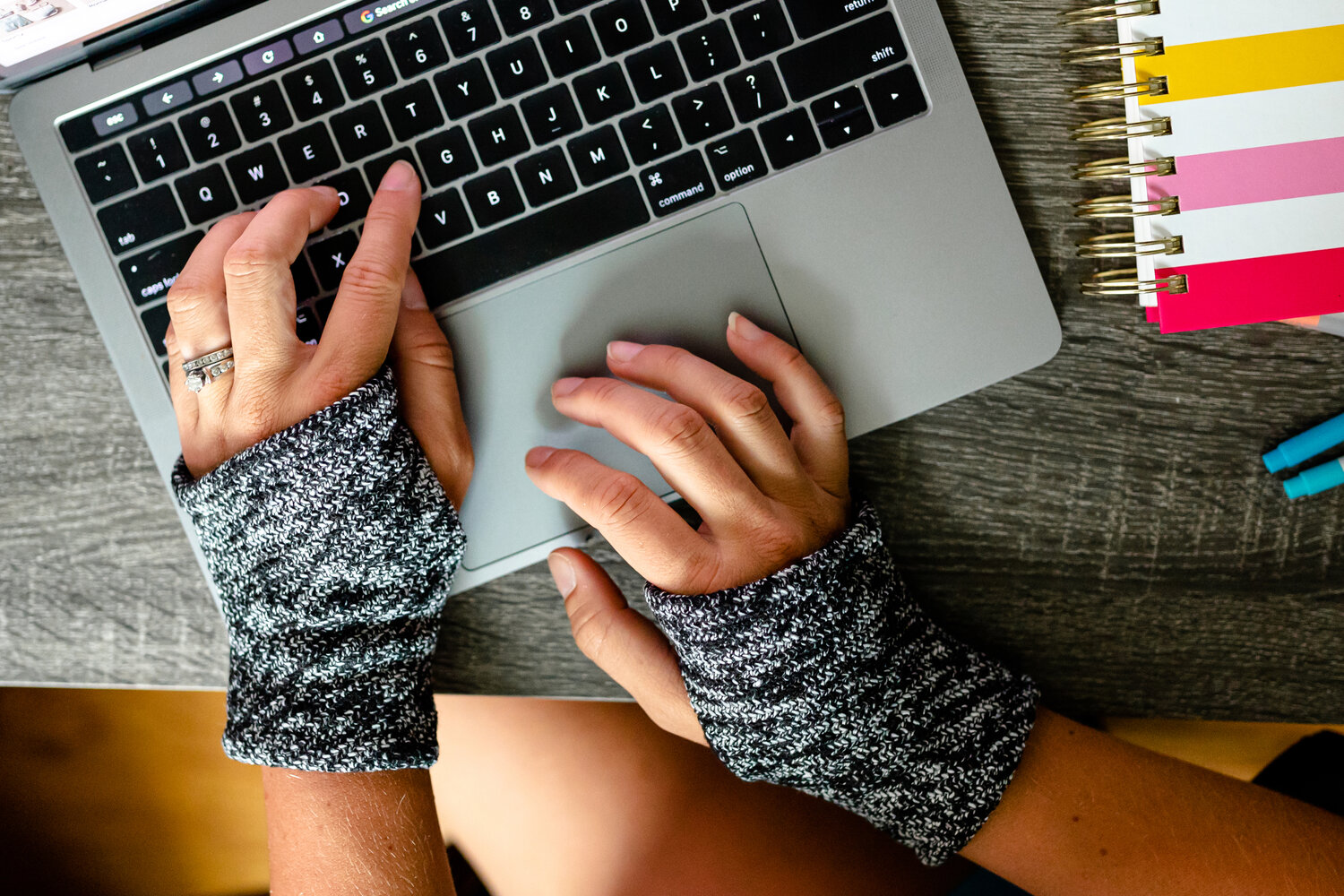 Black-White Tweed Fleece-Lined Gloves — Refiber Designs