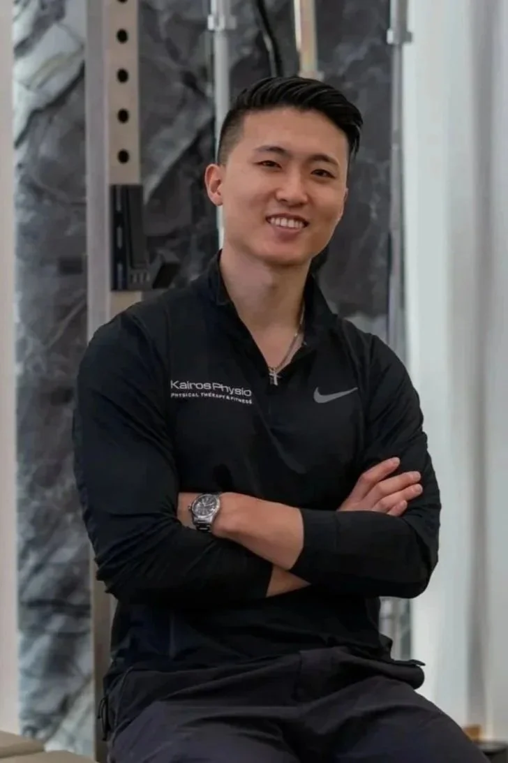 This is a portrait of Dr. Joshua Gee, Physical Therapist and Owner of Kairos Physio.