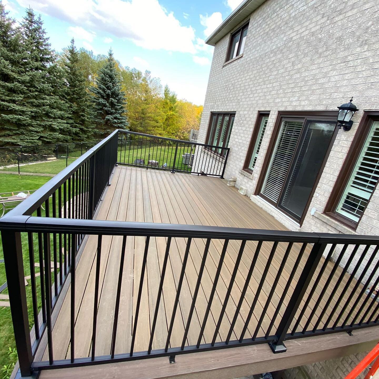 Fences / Decks / Gazebos  serving all of GTA 📍  Free estimates 📩  #madebycpc #gtacontractors #torontocontractors #fencesanddecks #fencecontractors #deckcontractors #torontofencebuilder