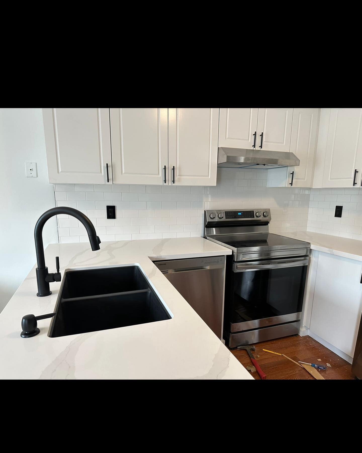 kitchen renovation 👉 keep scrolling for &ldquo;before&rdquo;  #madebycpc #gtacontractors #torontocontractors #kitchenrenovationtoronto #kitchenreno #kitchenmakeover