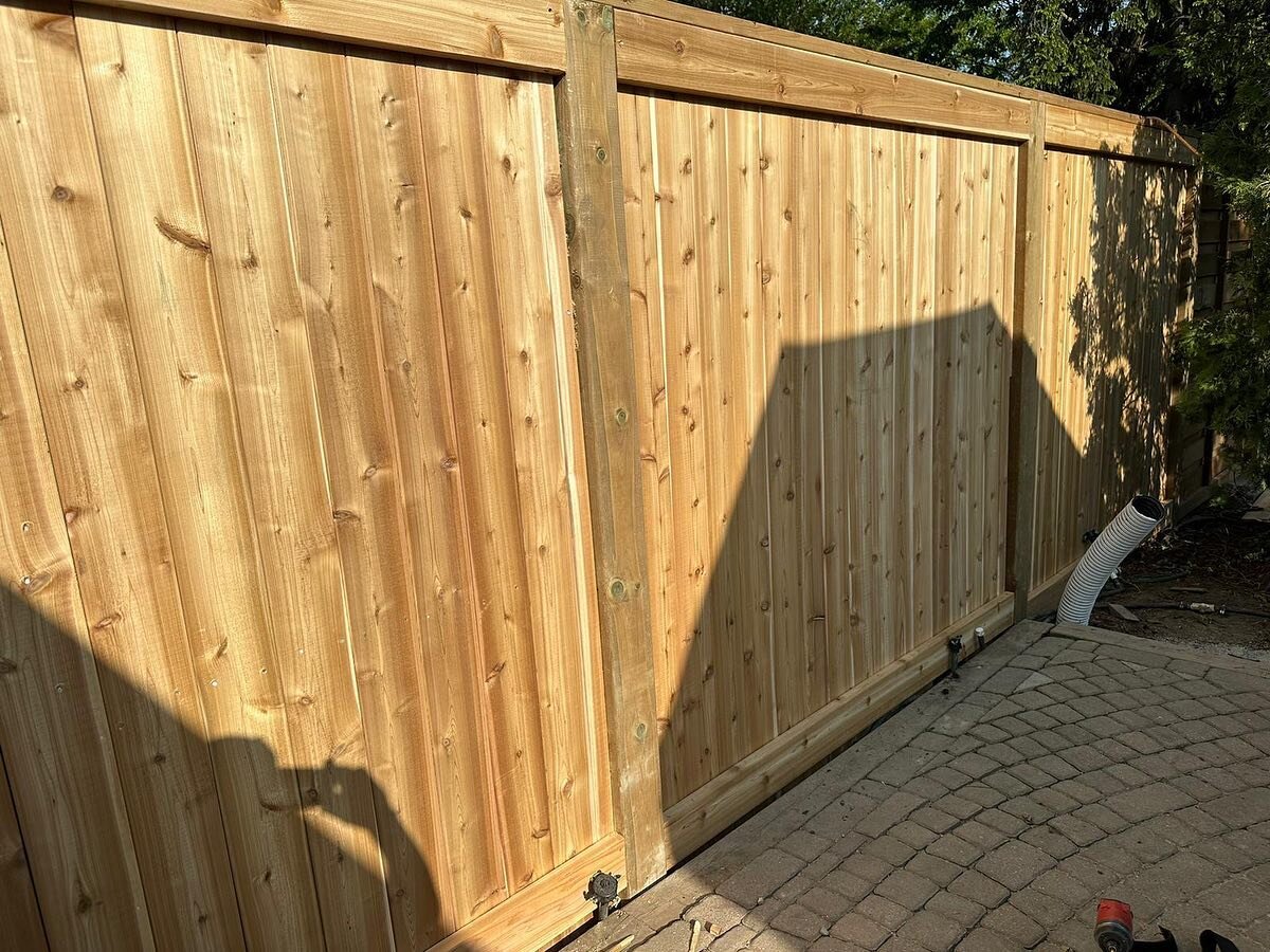 Cedar fence &amp; gate  #fencecontractor #gtafence #torontofence #cedarfence #gtacontractor