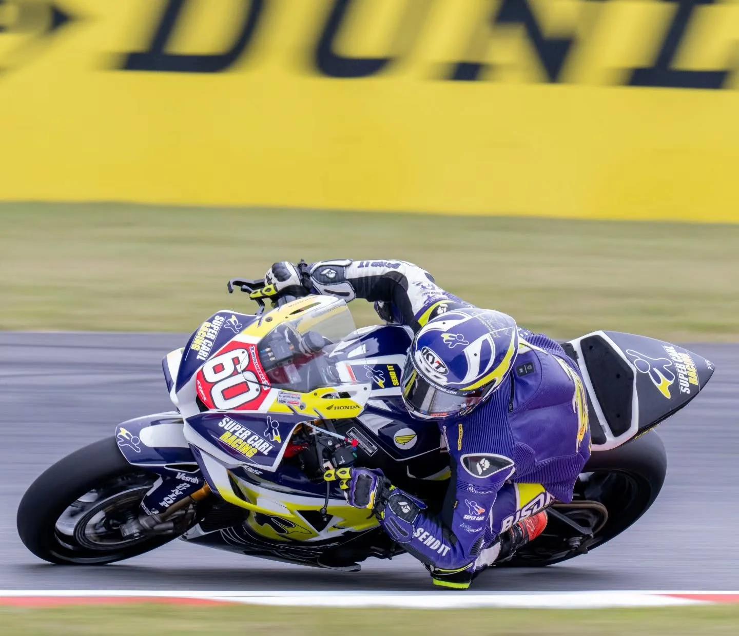 Fun first day at NJMP! Set a new PB laptime in timed practice. Looks like it will be wet the rest of the weekend though so its anyone's game. 3 races until the end of the season. Let's finish strong 💪

📸@shots_by_amd 

#supercarl #sendit #superbike