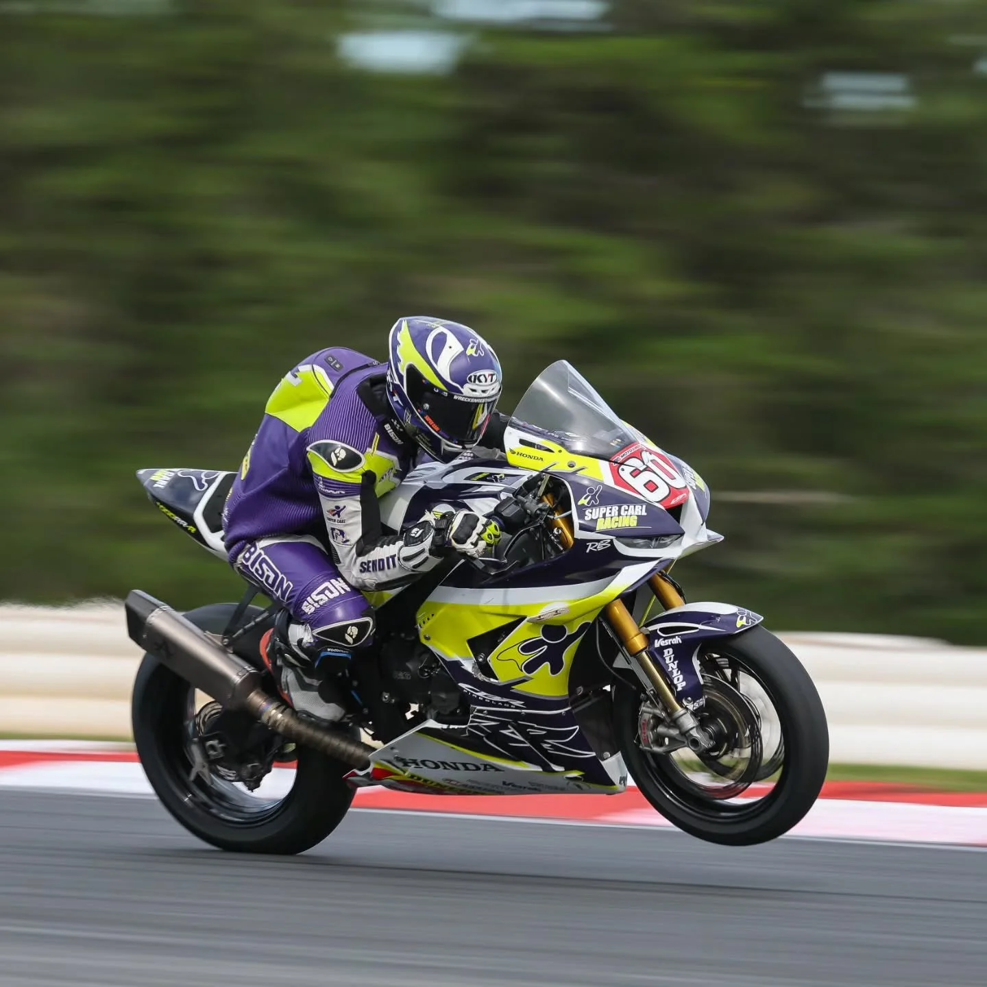 Proof there was a dry session at NJMP. Happy #wheeliewednesday 

#wheelie #powerwheelie #supercarl #sendit